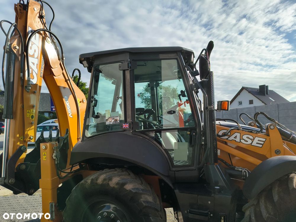 Case 695 SV 2023R - 12