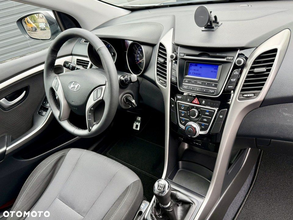 Hyundai i30 blue Kombi 1.6 GDi Passion - 29