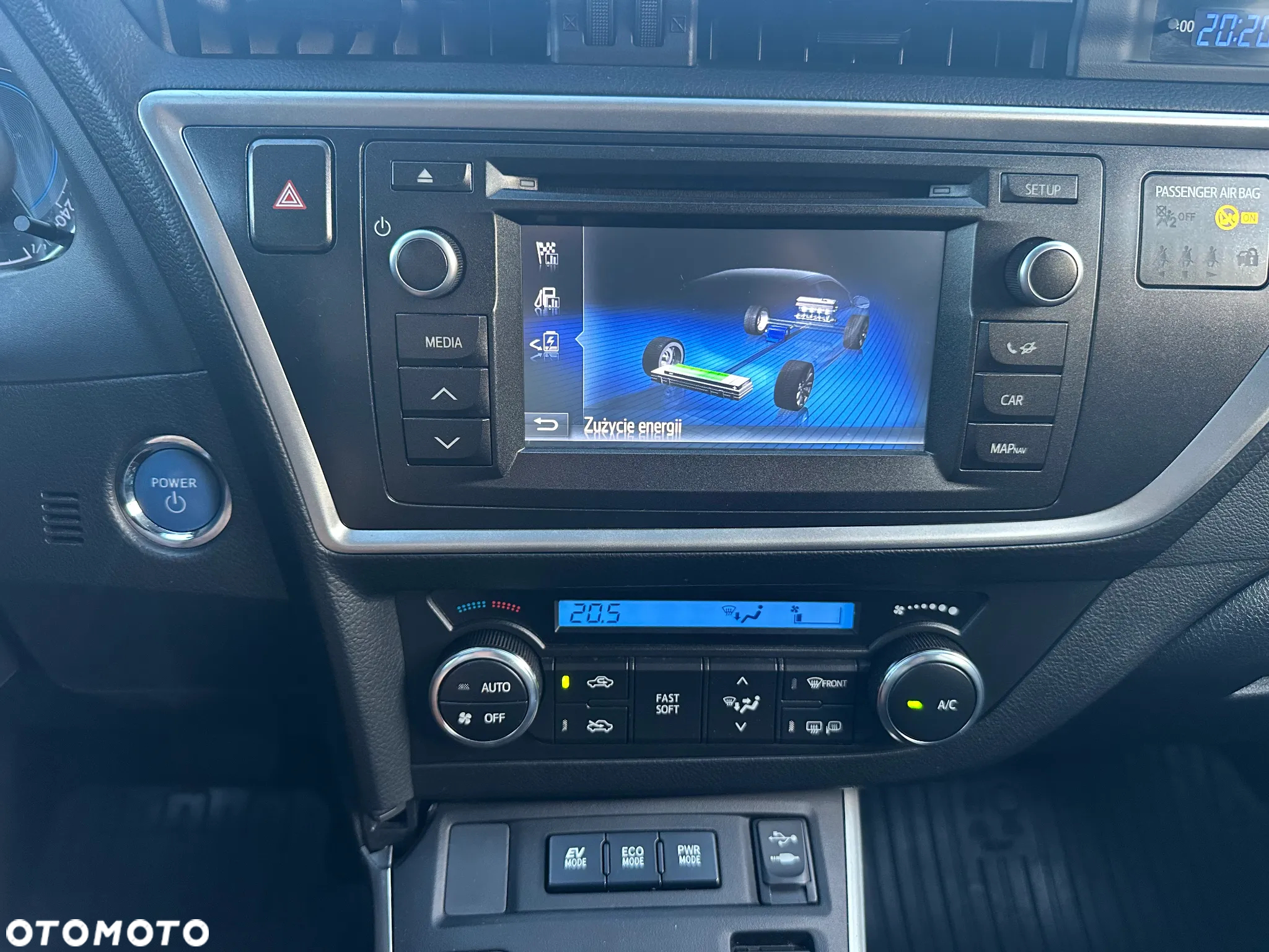 Toyota Auris 1.8 HSD Prestige NAVI - 24