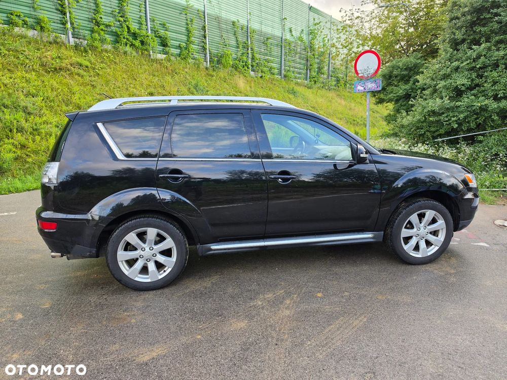 Mitsubishi Outlander 2.0 DID Intense + - 1