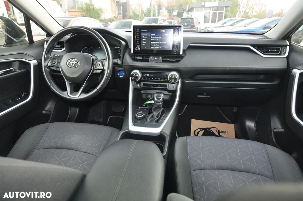 Toyota RAV4 - 11