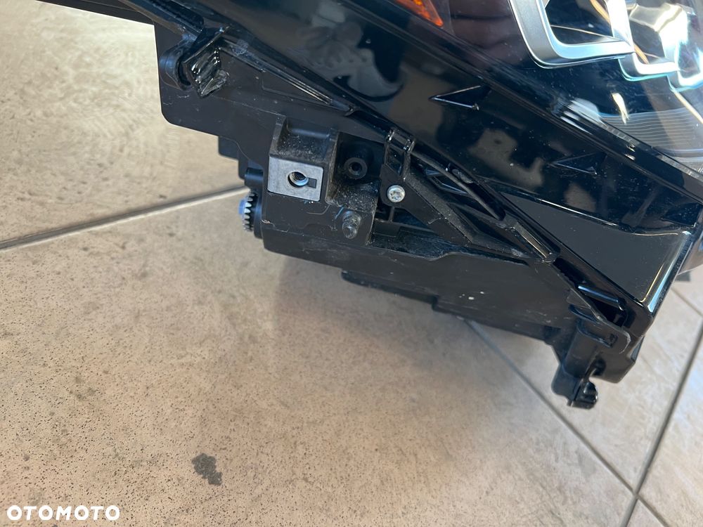 LEXUS RX IV 4 RX450H 19-22R LAMPA PRAWA PRZEDNIA PRAWY PRZÓD KOITO 48-212 - 4