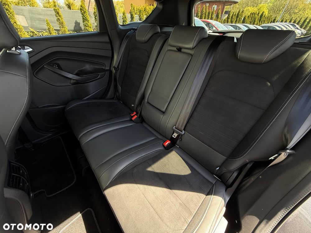Ford Kuga 1.5 EcoBoost 2x4 ST-Line - 34