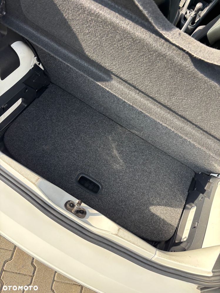 Volkswagen up! take - 11