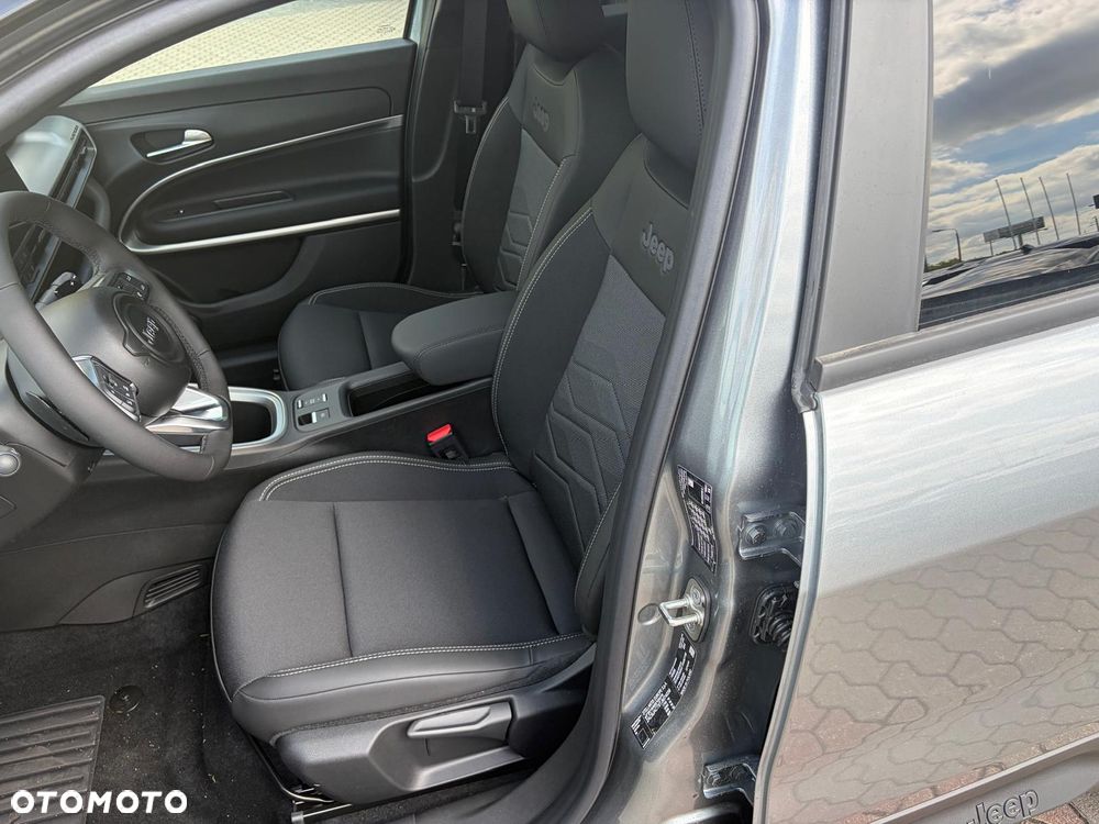 Jeep Avenger 1.2 T3 mHEV Summit FWD eDCT6 - 5