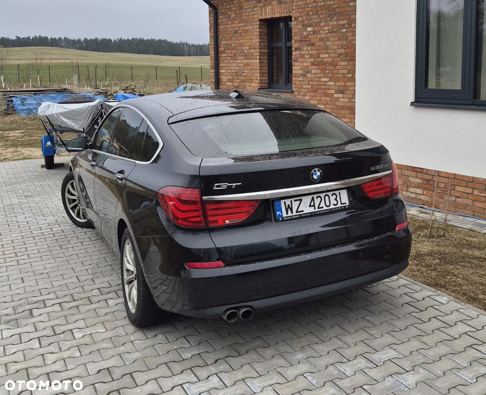 BMW 5GT - 1