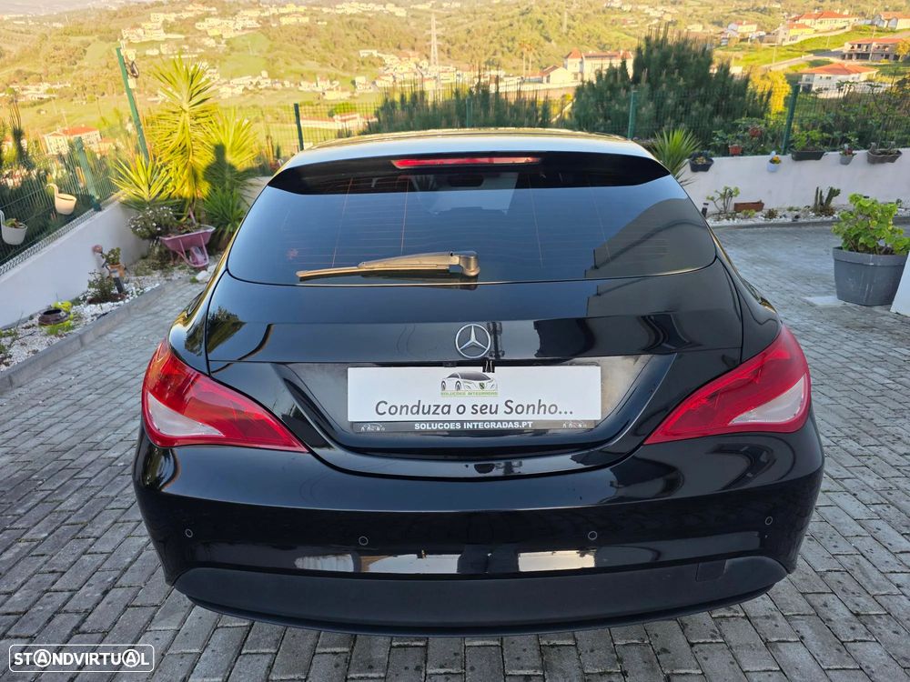 Mercedes-Benz CLA 180 d Shooting Brake AMG Line - 3