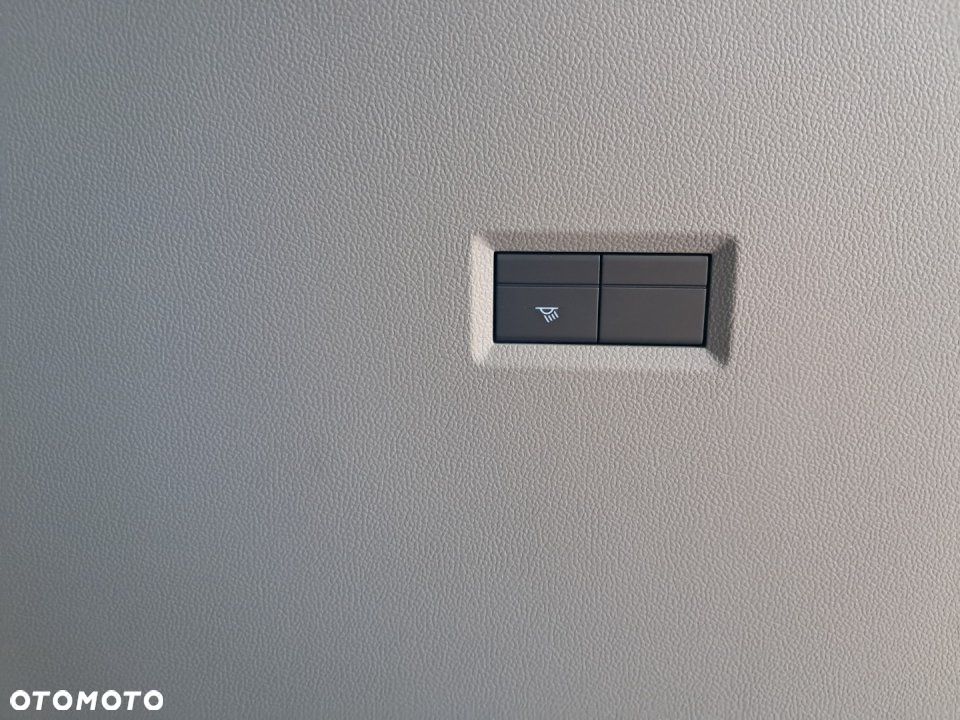 Ford Tourneo Custom - 23