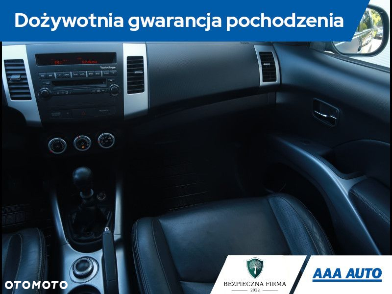 Mitsubishi Outlander - 9