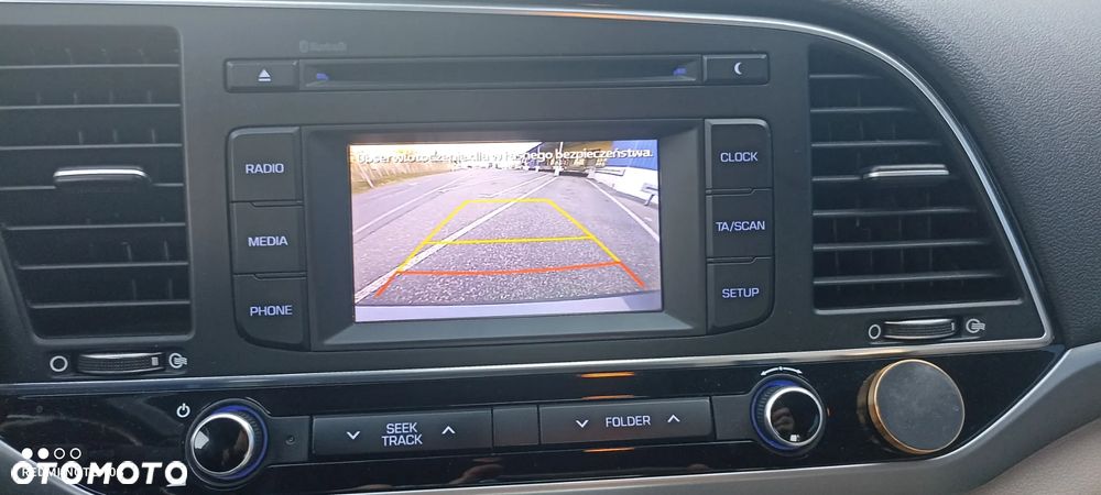 Hyundai Elantra 1.6 CRDi Comfort - 13