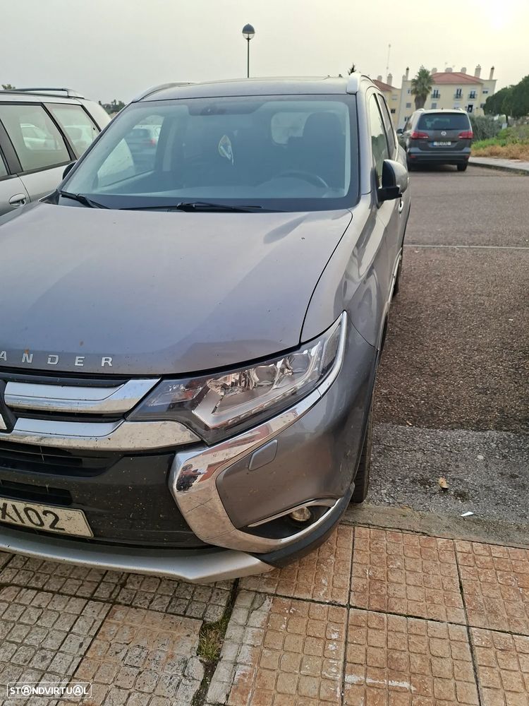 Mitsubishi Outlander 2.2 DI-D Intense - 8