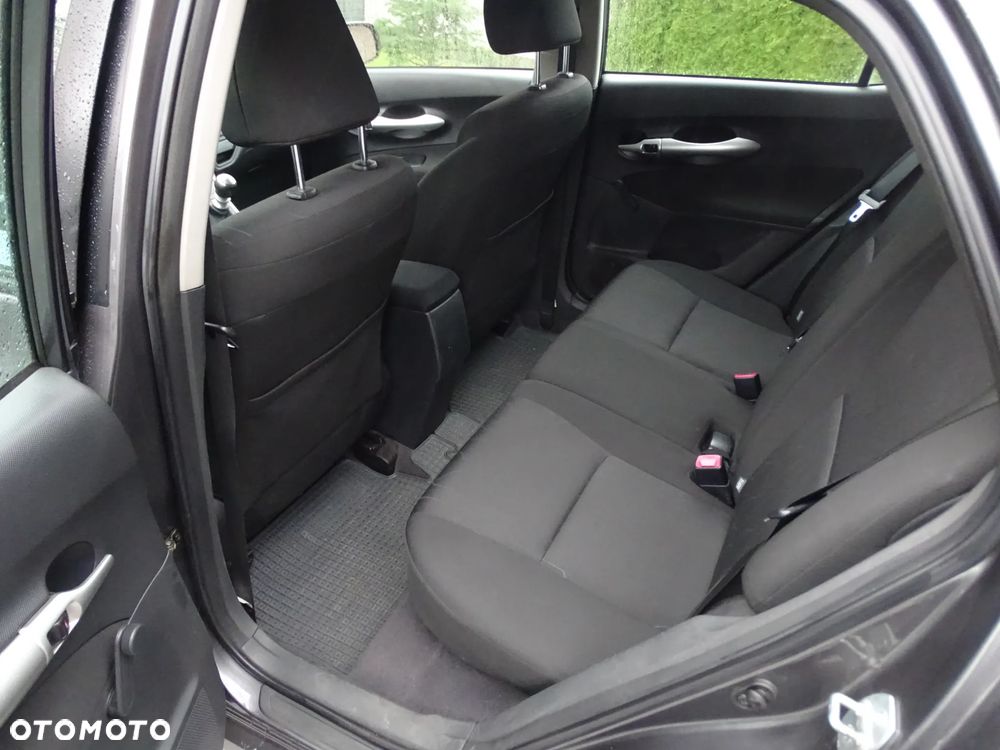 Toyota Auris - 12