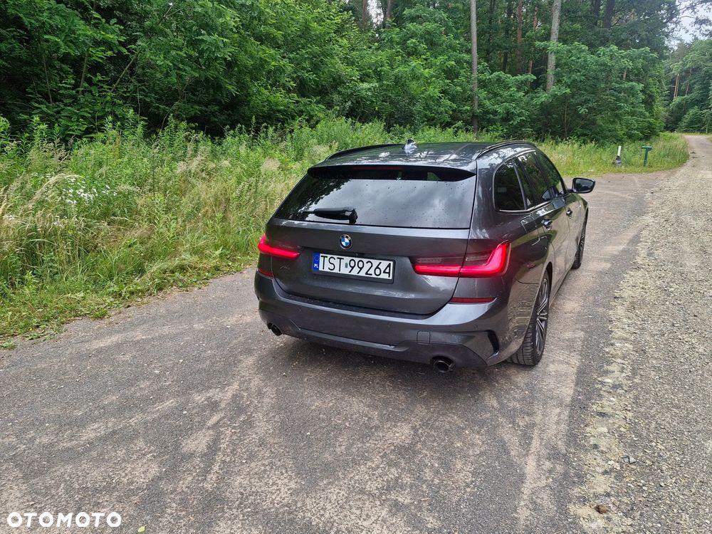 BMW Seria 3 318d M Sport Shadow - 4