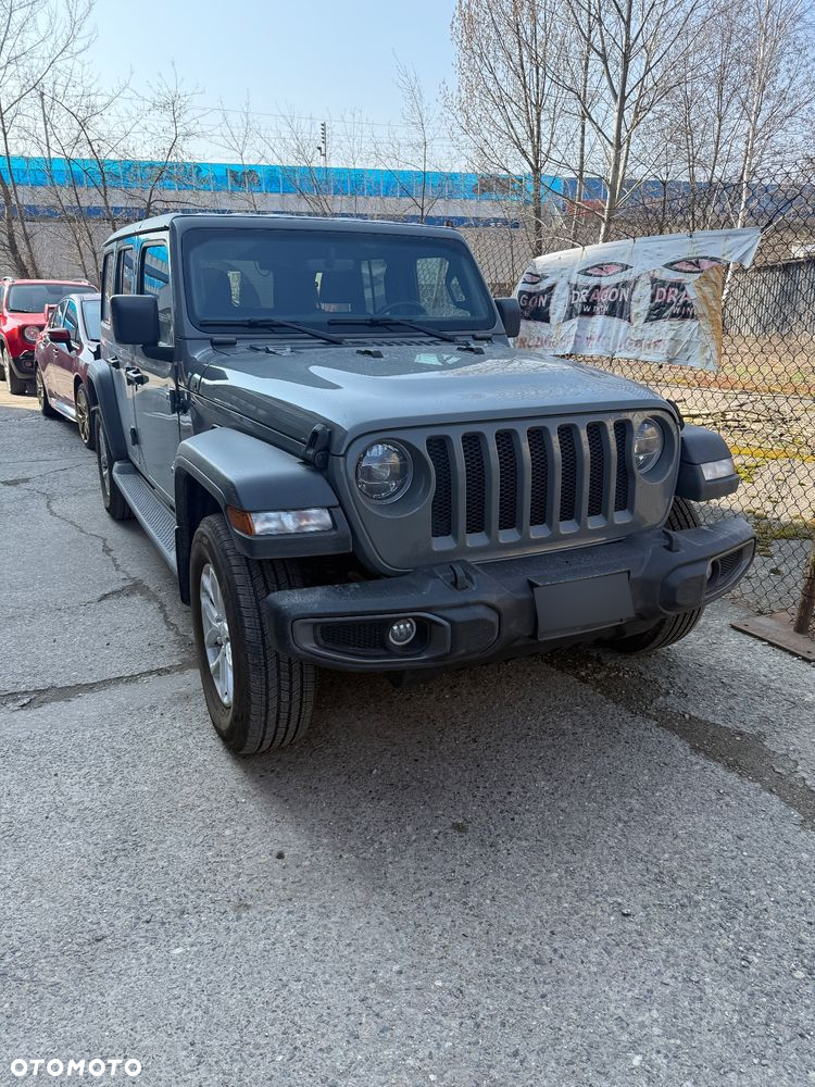 Jeep Wrangler - 12