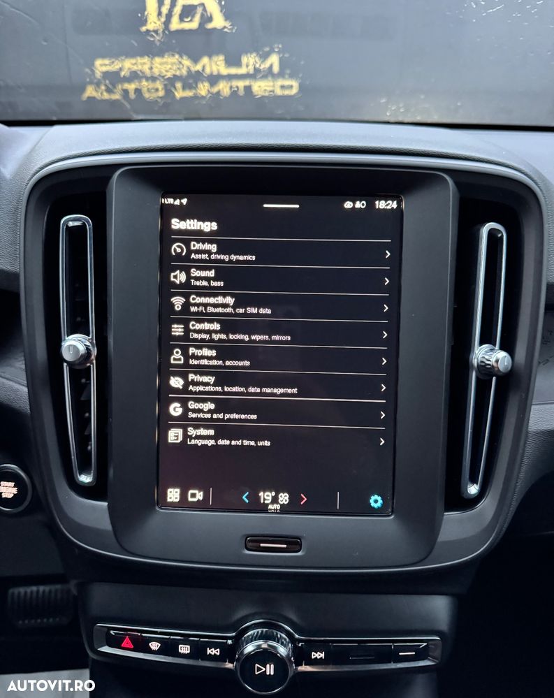 Volvo XC 40 B3 AT FWD MHEV Plus Dark - 12