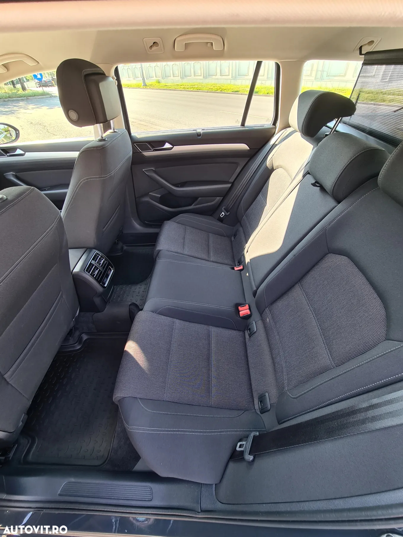 Volkswagen Passat Variant 2.0 TDI DSG Comfortline - 20