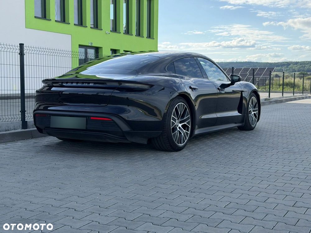 Porsche Taycan - 5