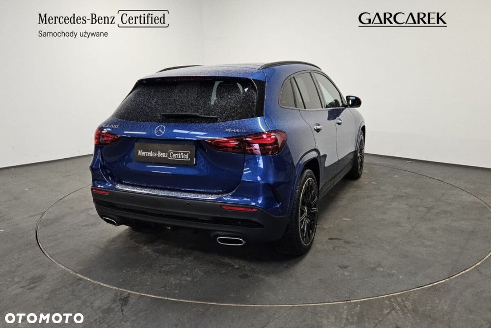 Mercedes-Benz GLA - 6