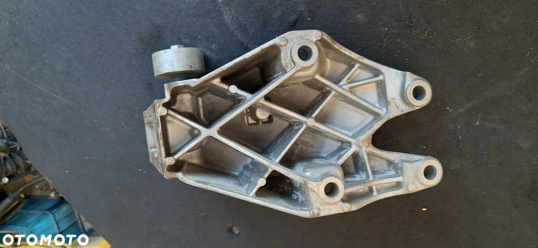 ŁAPA MOCOWANIE SILNIKA WSPORNIK - BMW b48 LEWA  2211 6864595 03 6861565 9 185747 10HU - 4