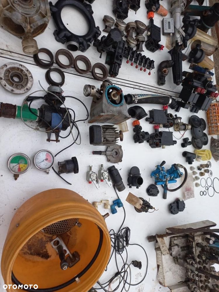 Części do opryskiwacza CARUELLE ARCA OLIMPIA  250 kolektor tłoczny,tłoczący pompy,750420,elektrozawór.rozdzielacz, pompa,obudowa,reduktor,zawór,odstojnik.ANNOVI REVERBERI AR MEDIA,HARDI - 9