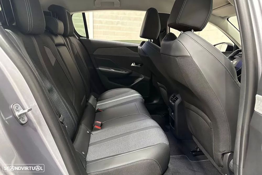 Peugeot 308 1.2 PureTech Allure EAT8 - 41