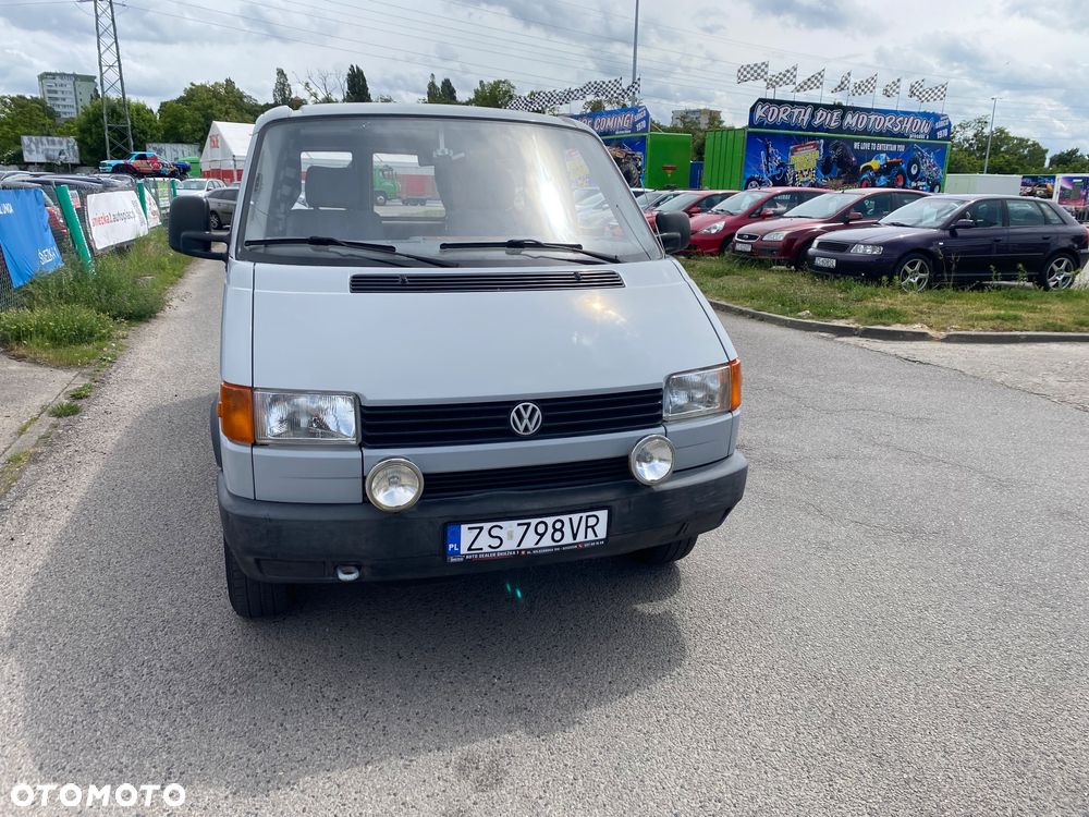 Volkswagen Caravelle - 21