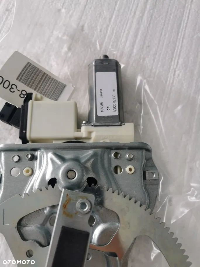 Toyota Corolla E12 podnośnik szyby 69820-02130 - 2