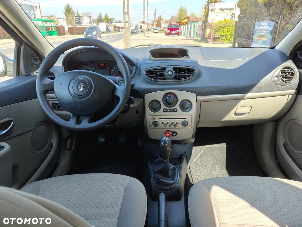 Renault Clio - 8
