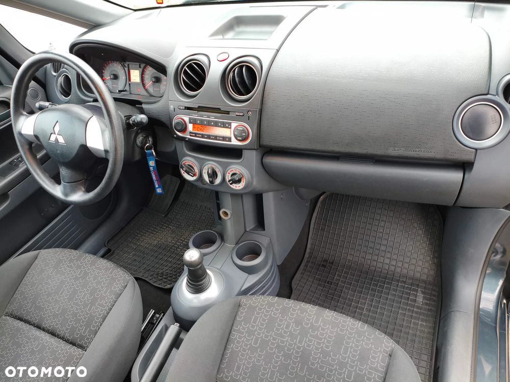 Mitsubishi Colt 1.3 Inform - 13