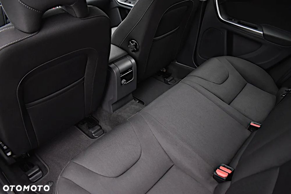 Volvo V60 DRIVe Momentum - 29