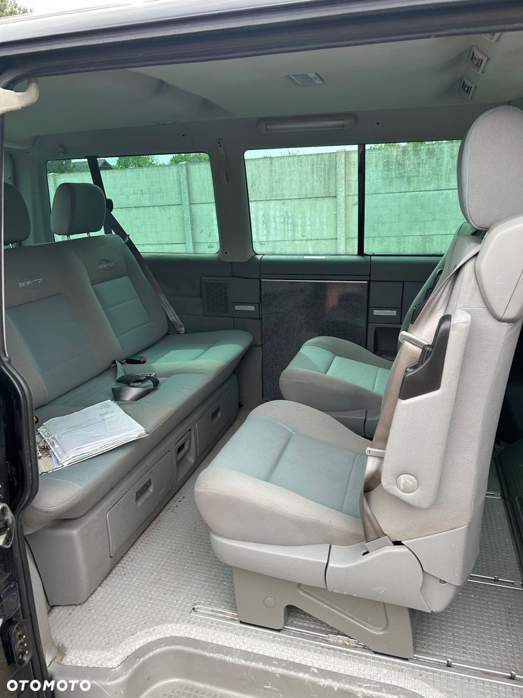Volkswagen Multivan - 17