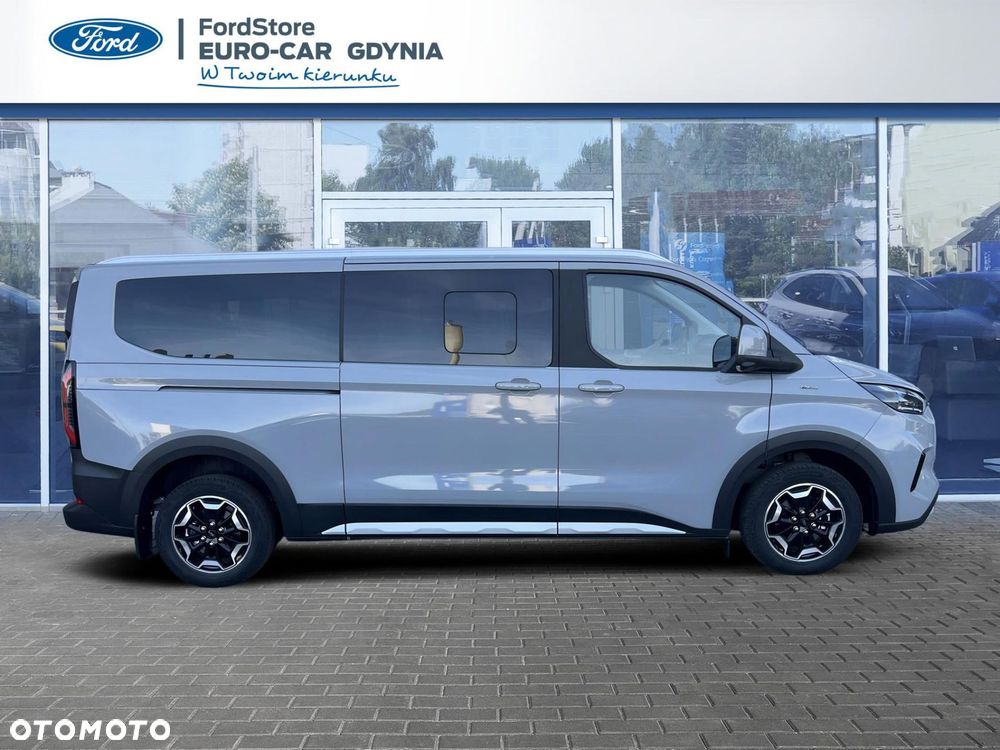 Ford Tourneo Custom - 8