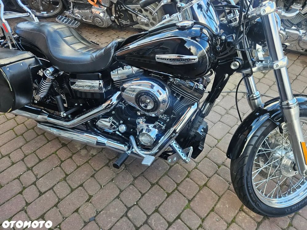 Harley-Davidson Dyna Super Glide - 22
