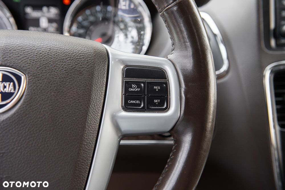 Lancia Voyager 2.8 Multijet 16v Platinum - 21