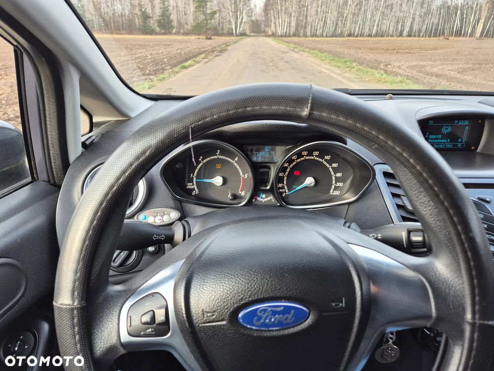 Ford Fiesta 1.5 TDCi Ambiente - 12