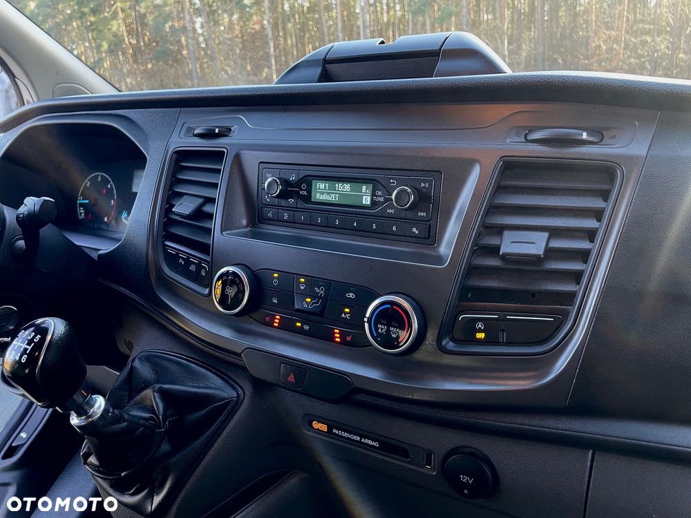 Ford Transit Custom Van - 14