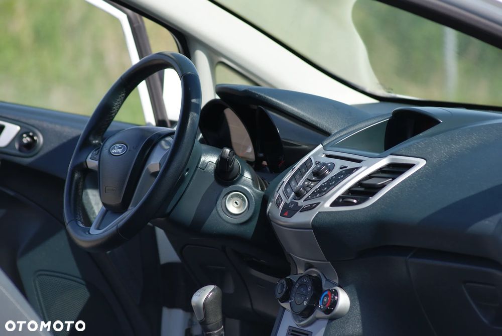 Ford Fiesta 1.25 Champions Edition - 5