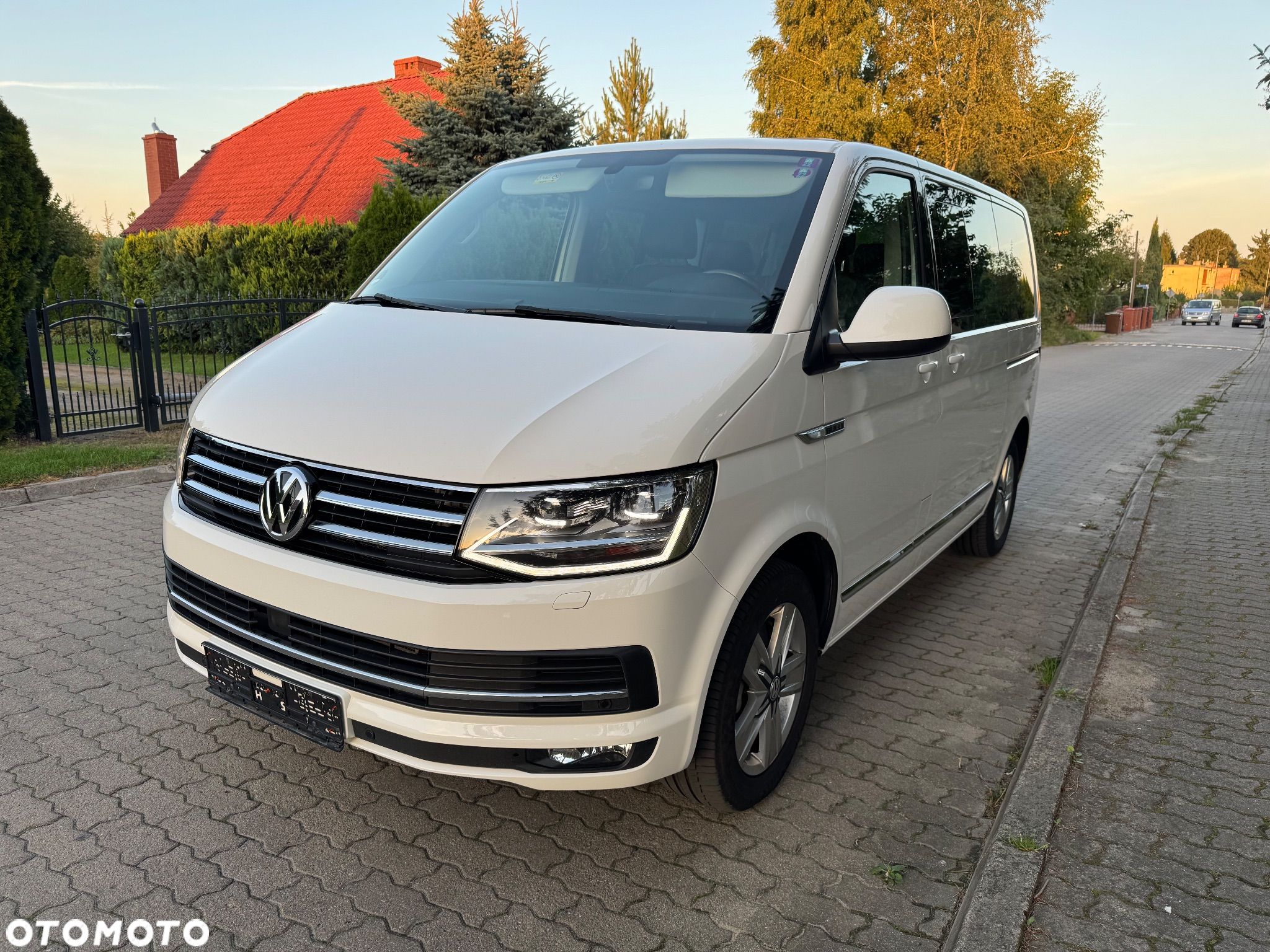 Volkswagen Caravelle 2.0 BiTDI L1 Highline - 1