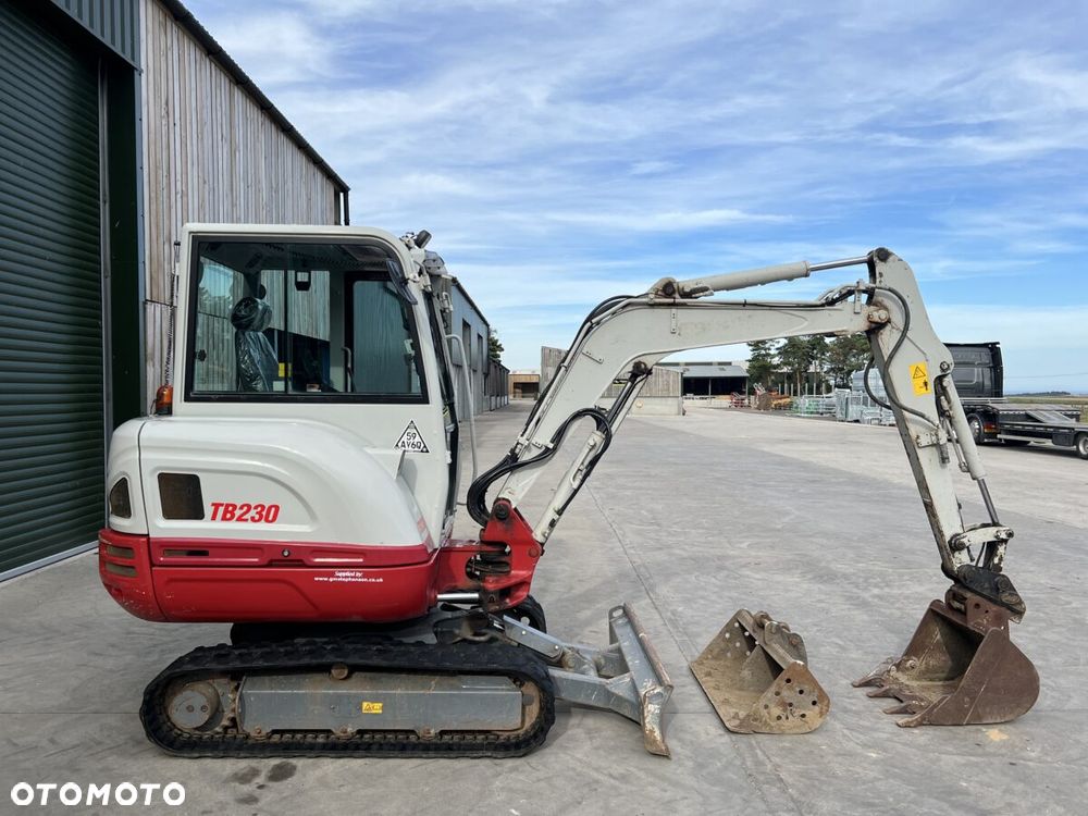 Takeuchi TB230 - 8