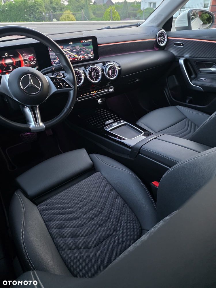 Mercedes-Benz CLA 180 d Progressive 8G-DCT - 14