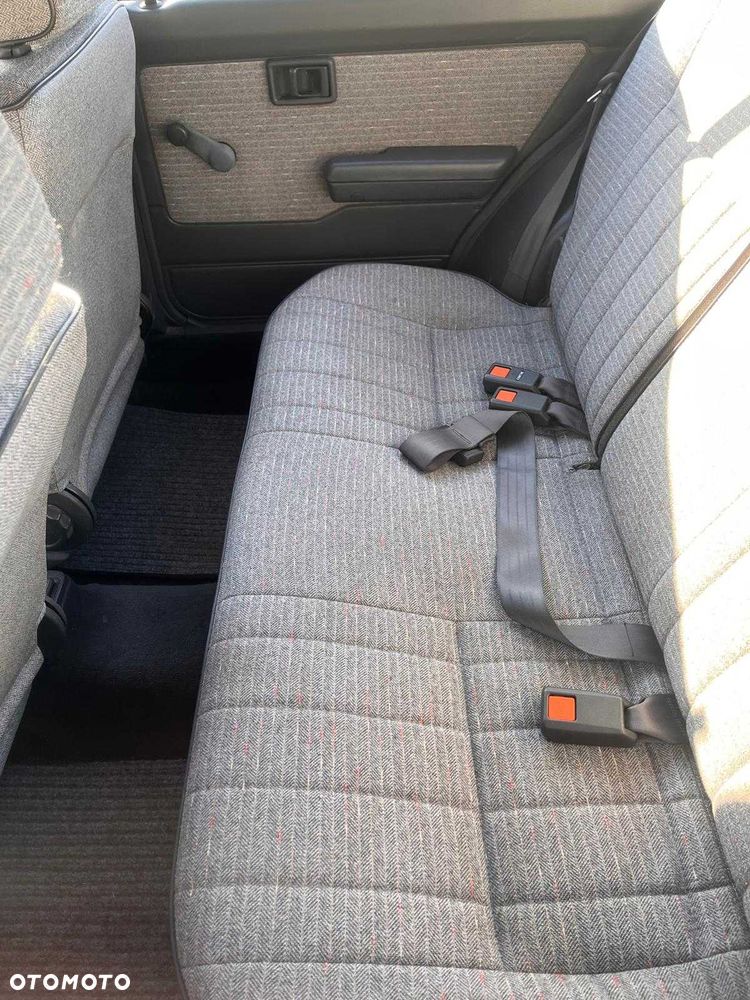 Nissan Sunny - 8