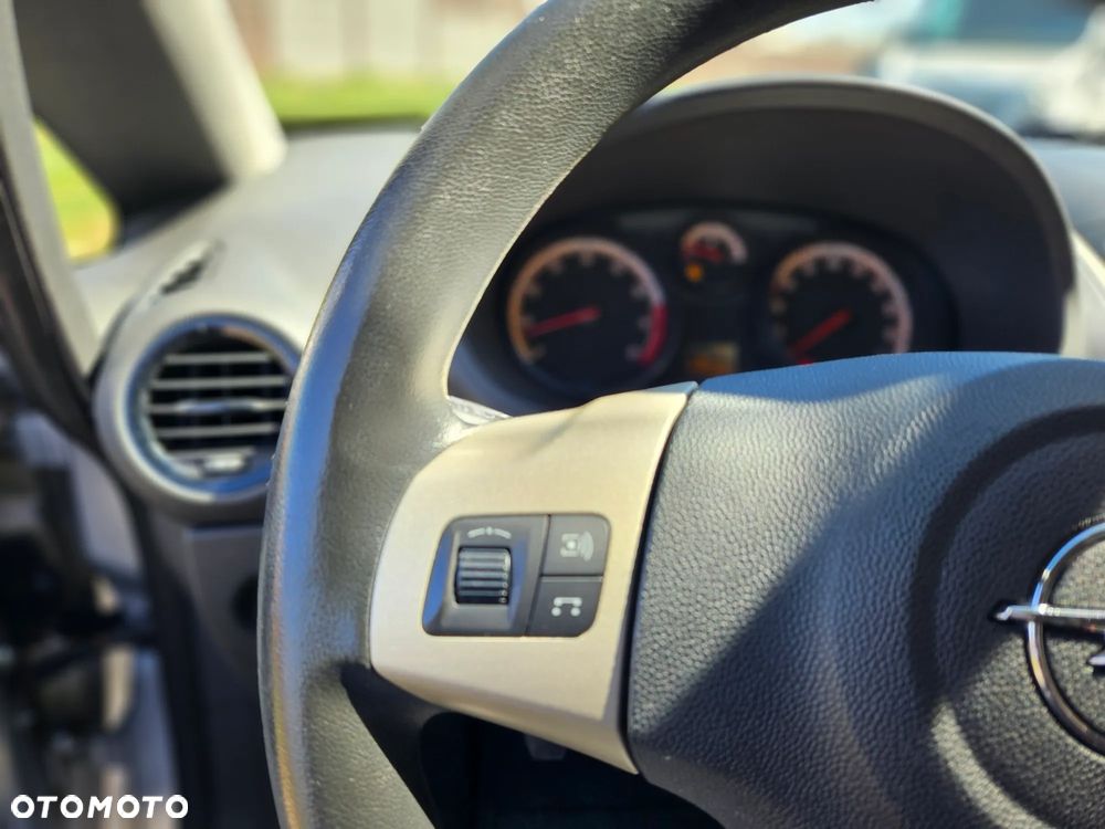 Opel Corsa - 20