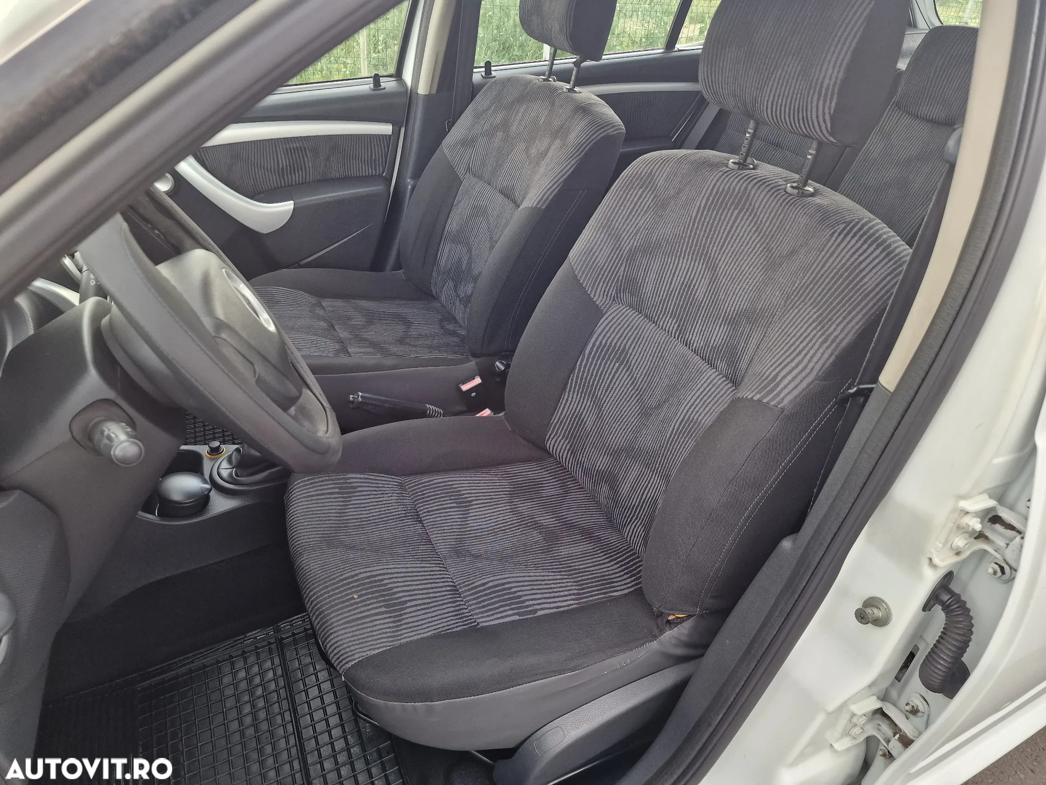 Dacia Sandero 1.4 MPI Laureate - 10
