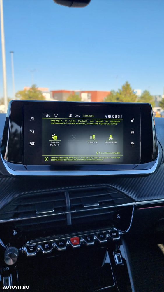 Peugeot 208 1.2 L PureTech STT EAT8 GT Line - 24