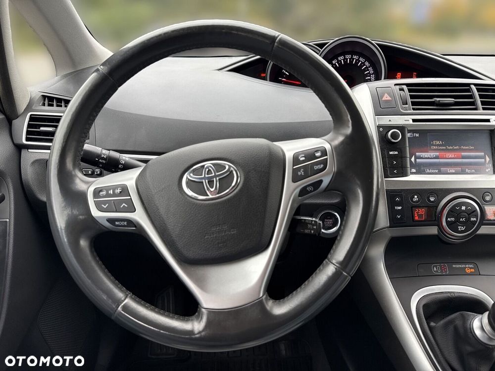 Toyota Verso 2.0 D-4D Premium 7os - 16