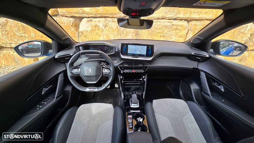 Peugeot e-208 GT - 10