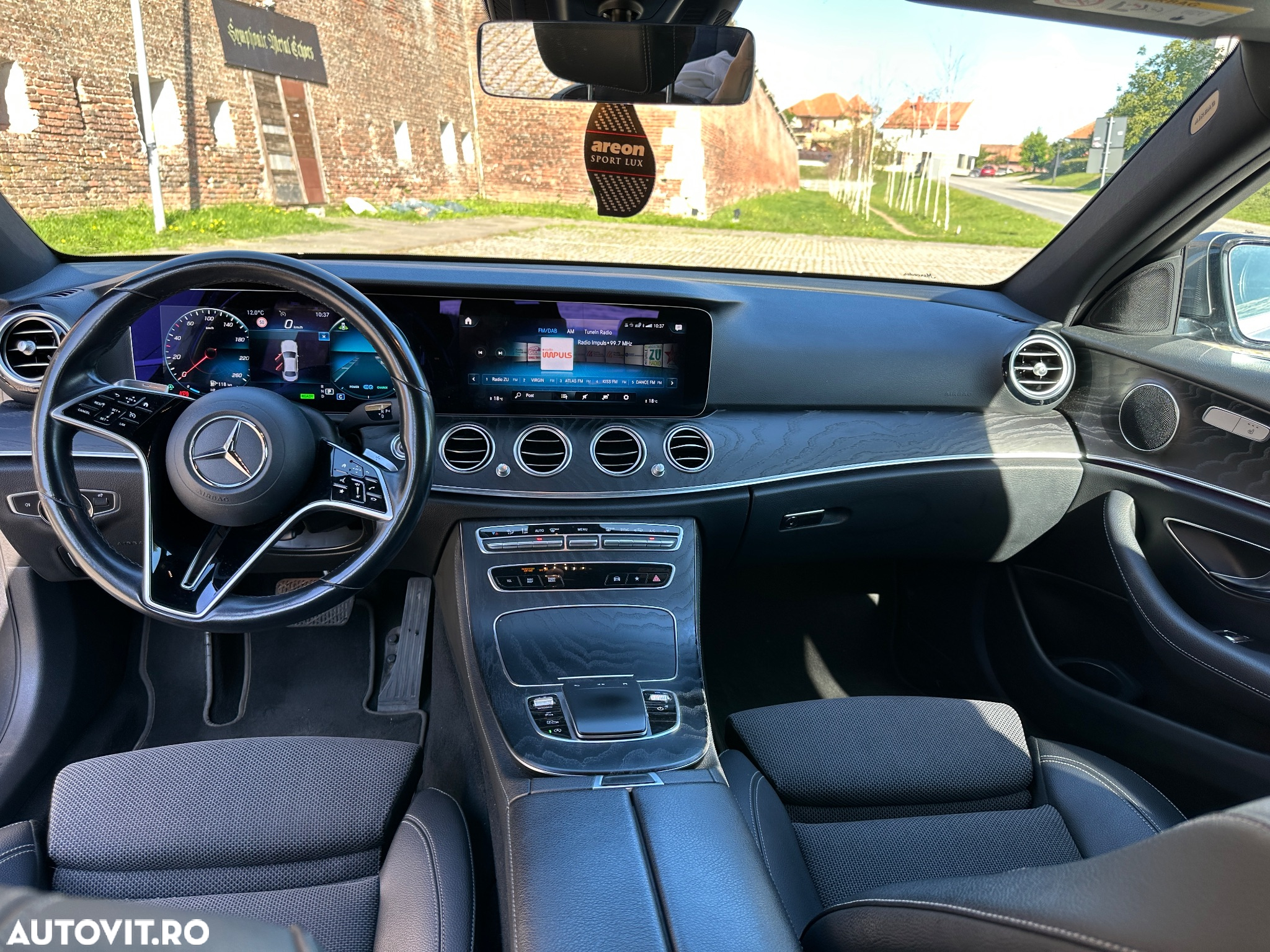 Mercedes-Benz E 200 4Matic T 9G-TRONIC Avantgarde - 17