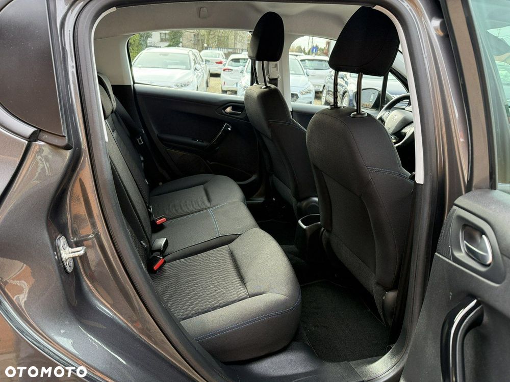 Peugeot 208 PureTech 82 Stop & Start Signature - 24