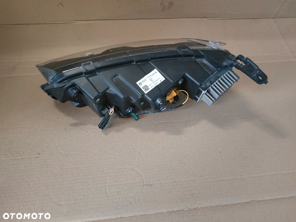 Dacia Spring Elektryk 22- LAMPA PRAWY PRZÓD LED 266008993R - 8
