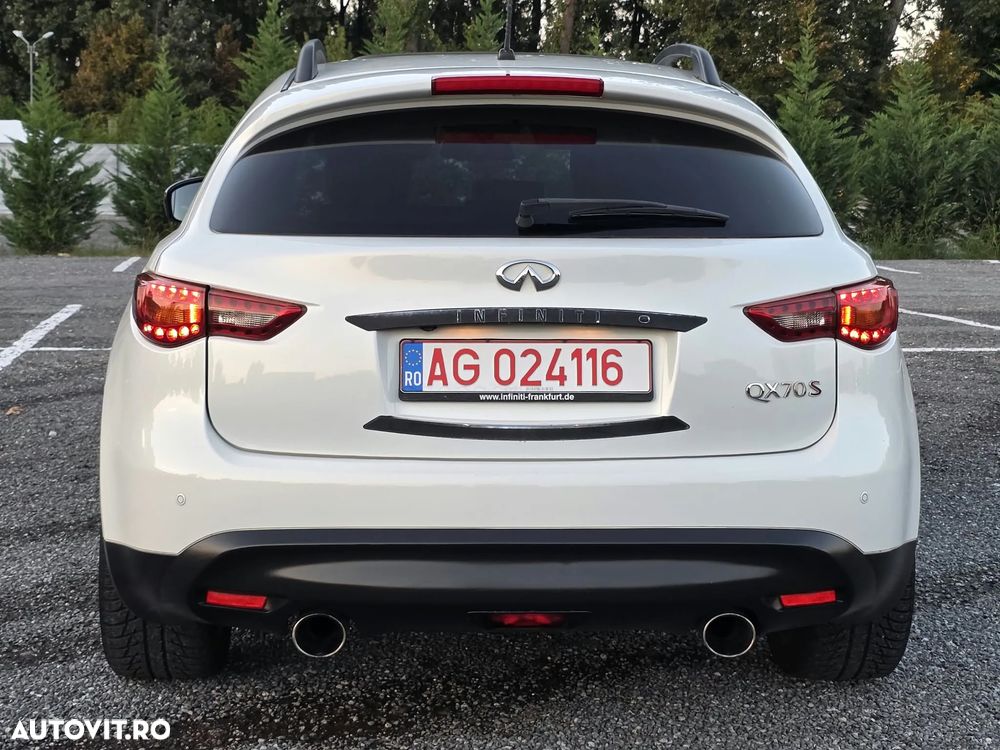 Infiniti QX70 - 30